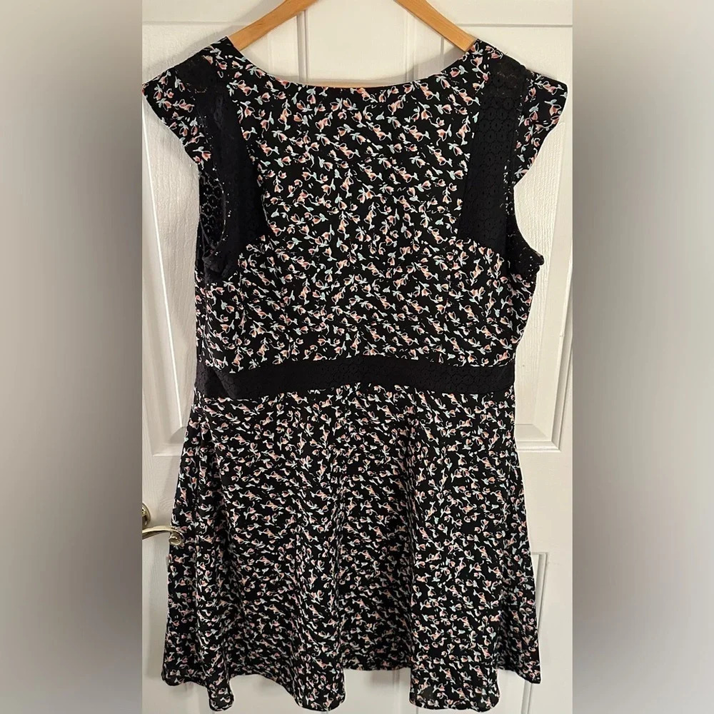Jessica Simpson Black and Floral Print Dress Cap Sleeve Size 1X - Picture 2 of 8